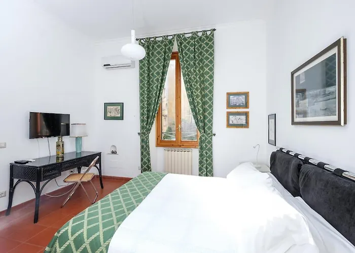 Trastevere Charming Retreat On Cobblestone Street Appartement *