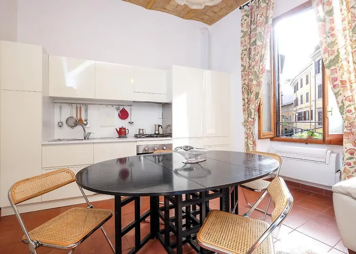 Trastevere Charming Retreat On Cobblestone Street Appartement Rome