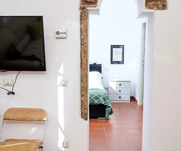 Trastevere Charming Retreat On Cobblestone Street Appartement