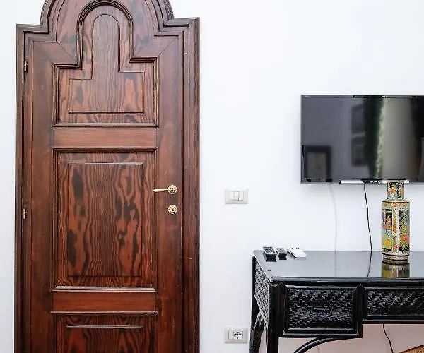 Trastevere Charming Retreat On Cobblestone Street Appartement *